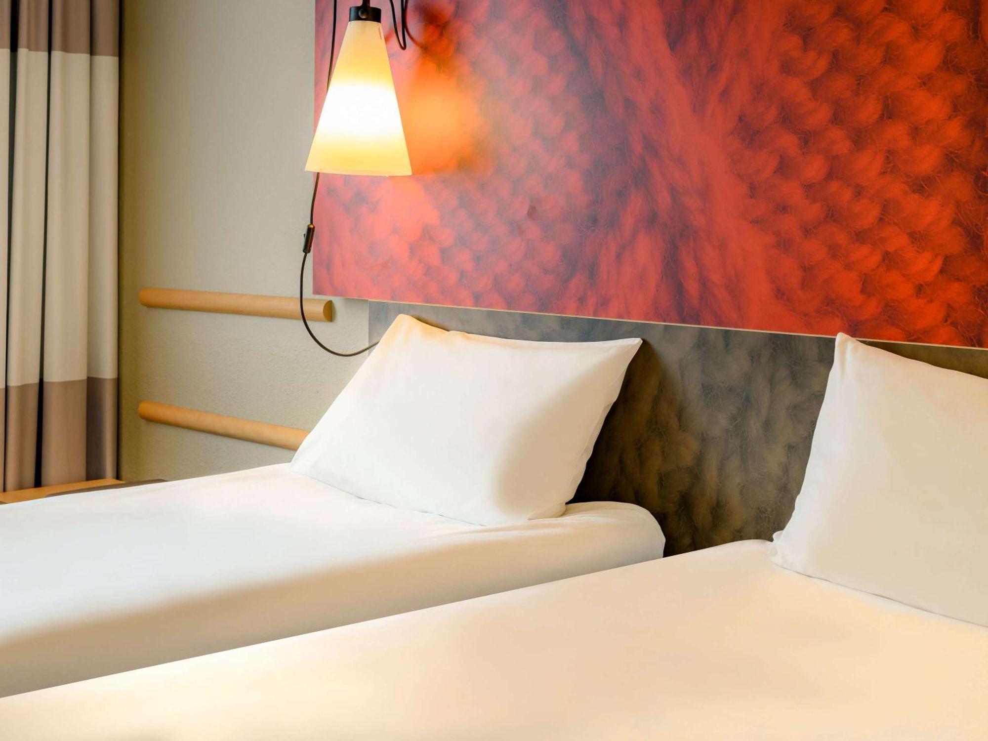 Ibis Saint-Omer Centre Экстерьер фото
