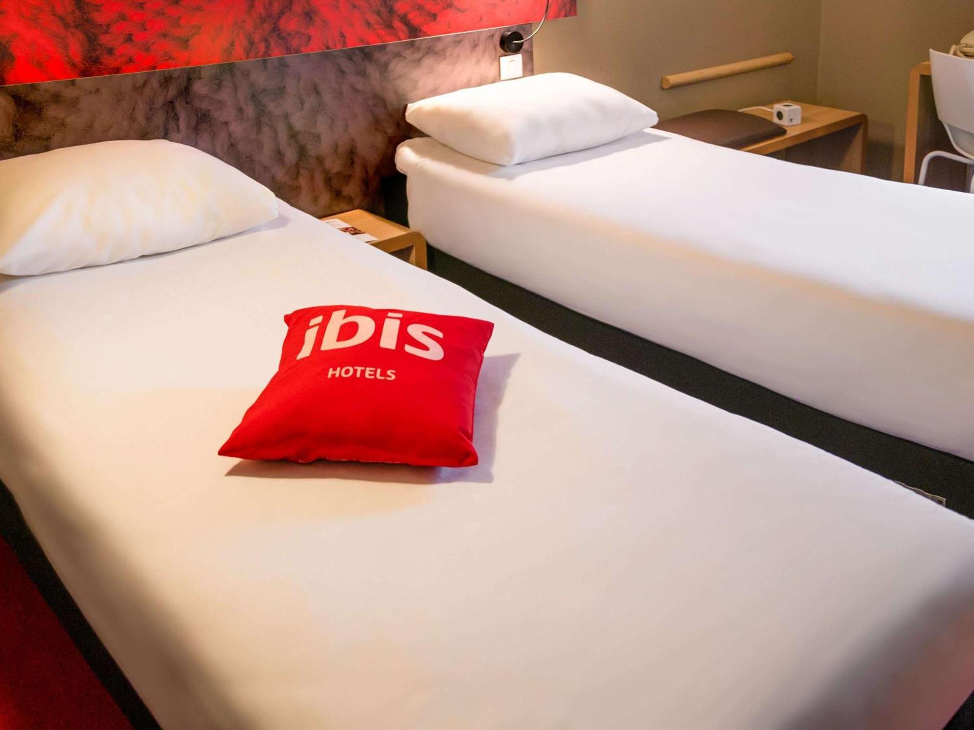 Ibis Saint-Omer Centre Экстерьер фото